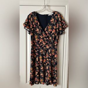LOFT size 4 wrap top, navy with rust/blush floral